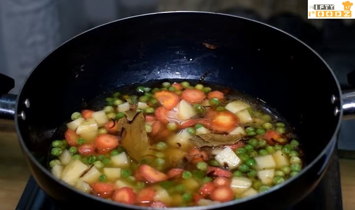 Achari Vegetable Pulao-niftyfoodz
