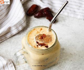 nifty-Date and Almond Shake