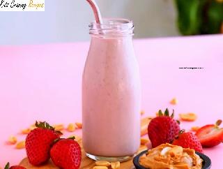 Peanut Butter and Jelly Smoothie